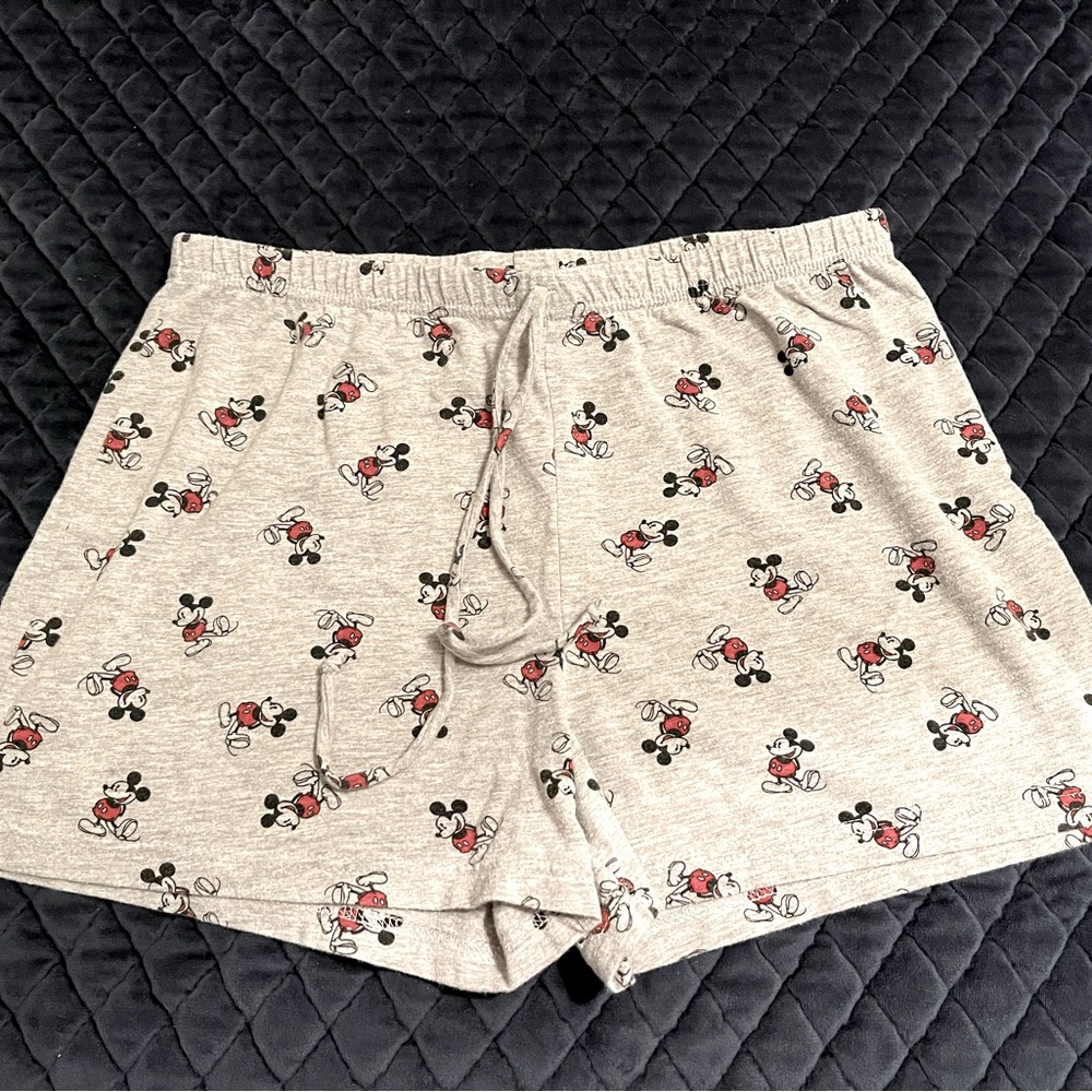 Girls Disney casual knit drawstring shorts. Size Large